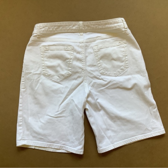 Croft & Barrow Classic Fit White Stretch Denim Shorts​ - Picture 3 of 6